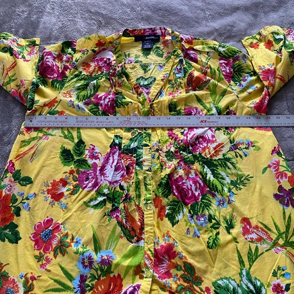 Denim 24/7 Floral Yellow Button-Up Shirt (955) - Picture 3 of 9